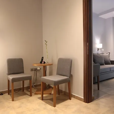 Meni Aparthotel 4*